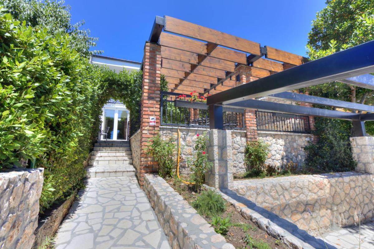 Cvrk Family House 노비비노돌스키 외부 사진